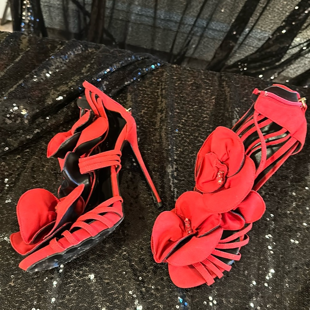 Red flower sandals